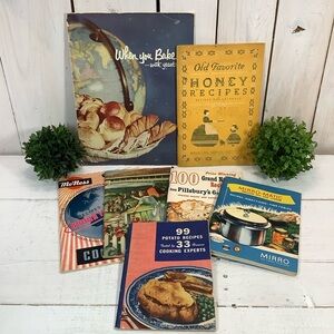Lot of 7 Vintage Recipe & Cookbooks